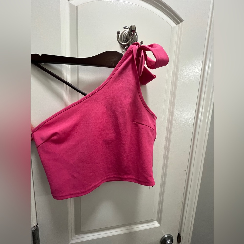 💗One shoulder crop